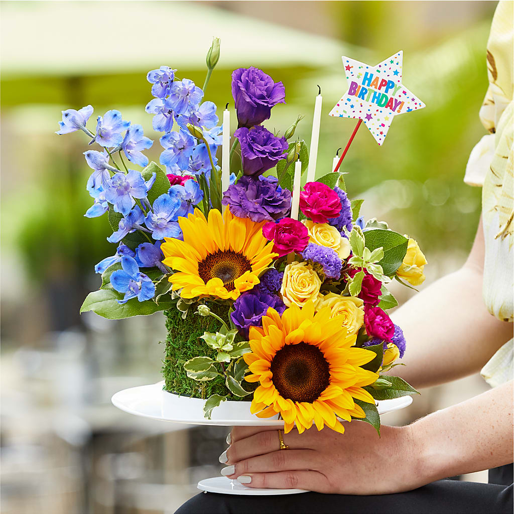 Star of the Day Floral Cake –  Coupeville Florist, Coupeville WA